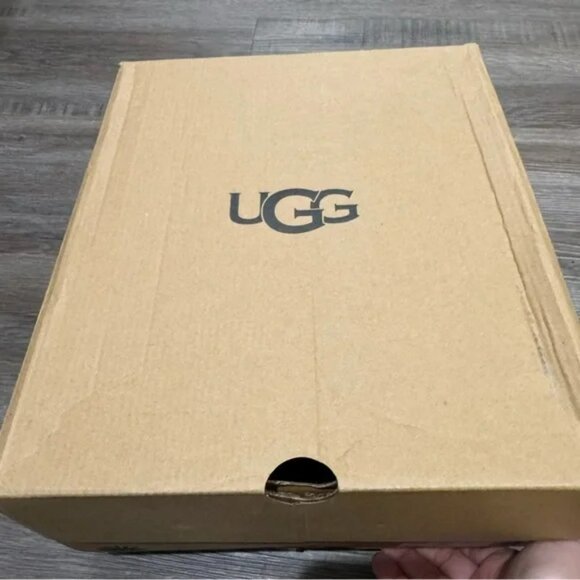 UGG Australia Classic Ultra Mini Platform Boots - Picture 7 of 9